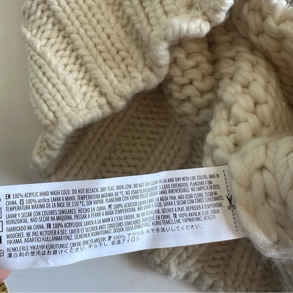 Forever 21 Cherry Mock Neck Knit Sweater Cream Small - Picture 11 of 11